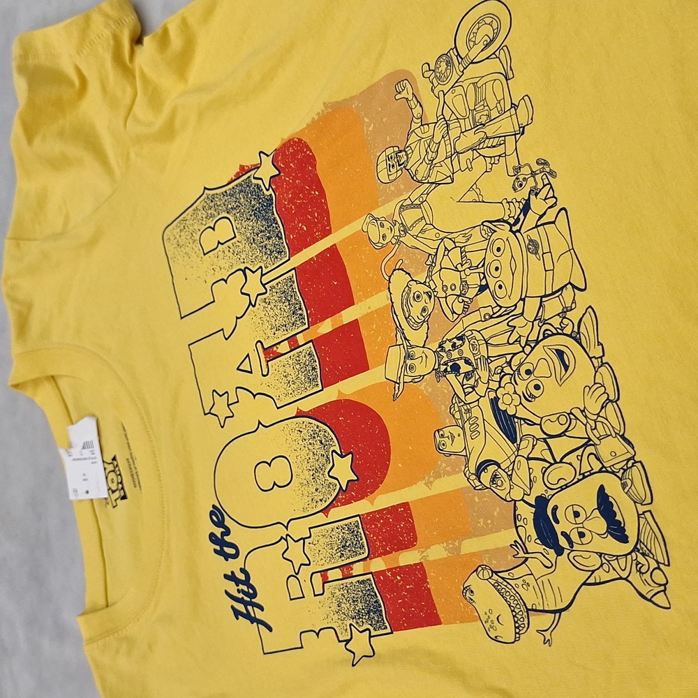 New Toy Story Hit the Road‎ Yellow Tshirt Medium Disney Forky Woody Buzz